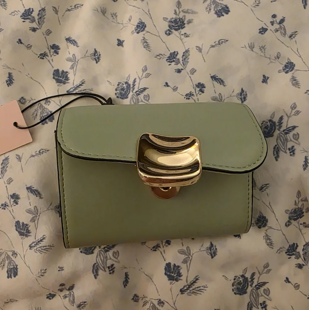BCBGeneration Green Key & Card Holder with Gold Accent